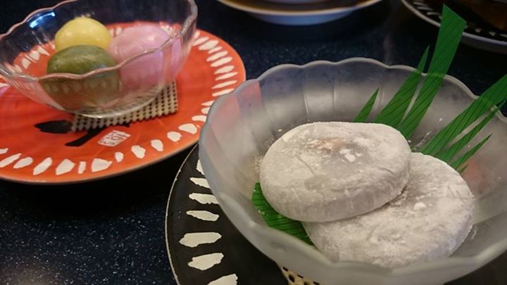 廻る寿司処 二代目あっちゃん&nbsp;お団子,大福&nbsp;三色団子とアイス大福