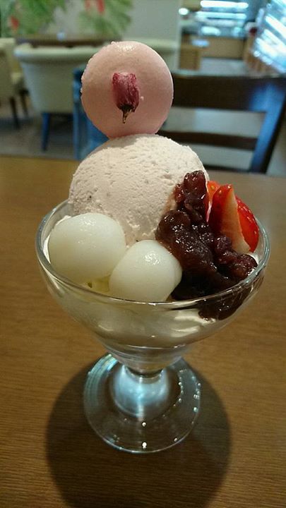 パティスリーヒラノ(cafe HIRANO) パフェ・サンデー 期間限定さくらパフェ