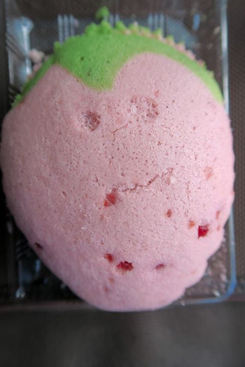 ローソン(LAWSON) 蒸しケーキ まるでいちご蒸しケーキ