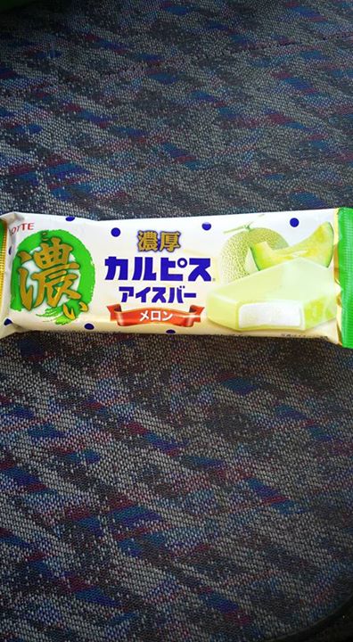 スーパー・コンビニ・その他 アイス・ジェラート 濃い 濃厚カルピスアイスバー メロン味