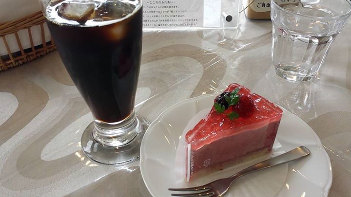 カフェぴろきち&nbsp;ケーキ・タルト&nbsp;木いちごのムース