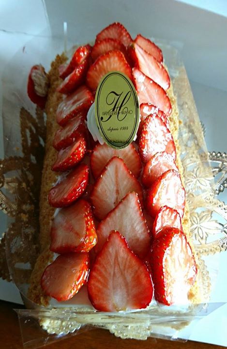 パティスリーヒラノ（cafe HIRANO）&nbsp;ケーキ・タルト&nbsp;苺ロール