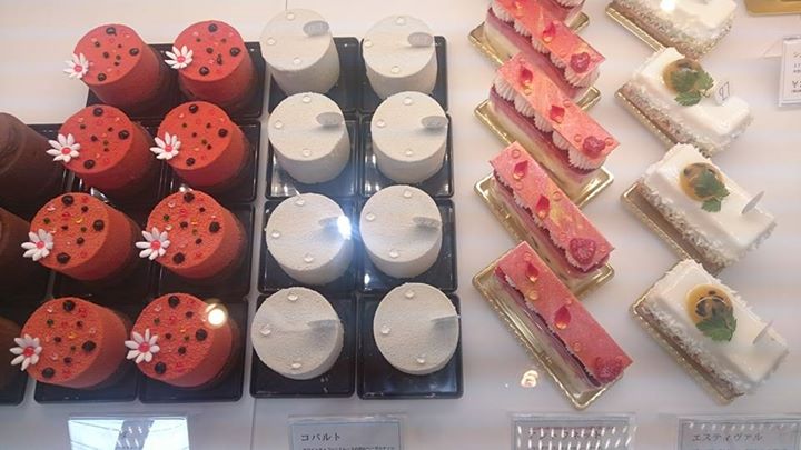 パティスリー27(ヴァンセット) ケーキ・タルト,プリン ショーケーキ、メープルプリン他