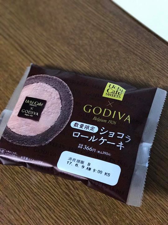 ローソン（LAWSON）&nbsp;ケーキ・タルト&nbsp;Uchi café × GODIVA ショコラロールケーキ