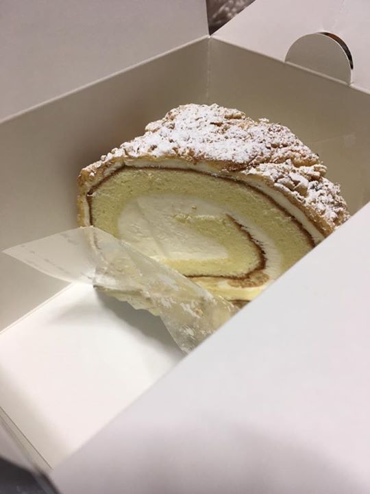 高原のパンやさん&nbsp;ケーキ・タルト&nbsp;しらかばちゃん（ロールケーキ）