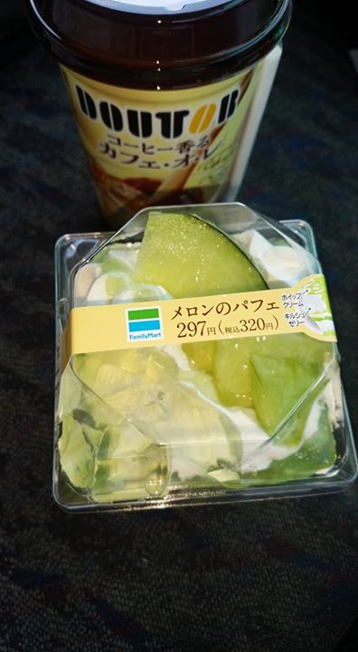 ファミリーマート(FamilyMart) パフェ・サンデー,ドリンク,アイス・ジェラート メロンのパフェ、どらソフト、クラフトボスラテ&ブラック、森永 チーズスティックアイス