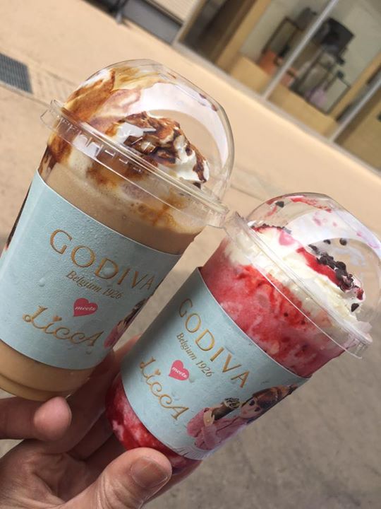 GODIVA（ゴディバ）&nbsp;ドリンク&nbsp;ショコリキサー（ホワイトチョコレート ダージリンティー、ホワイトチョコレート ストロベリー＆チョコチップ）