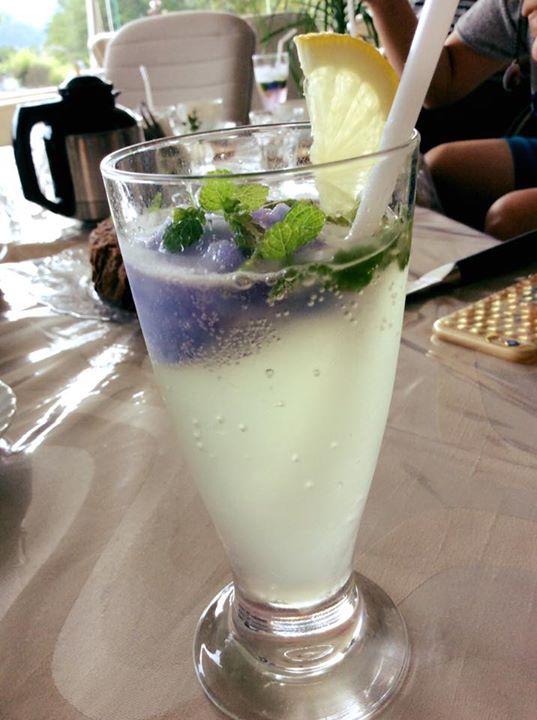 カフェぴろきち&nbsp;ドリンク&nbsp;しゅわしゅわローズシトロン