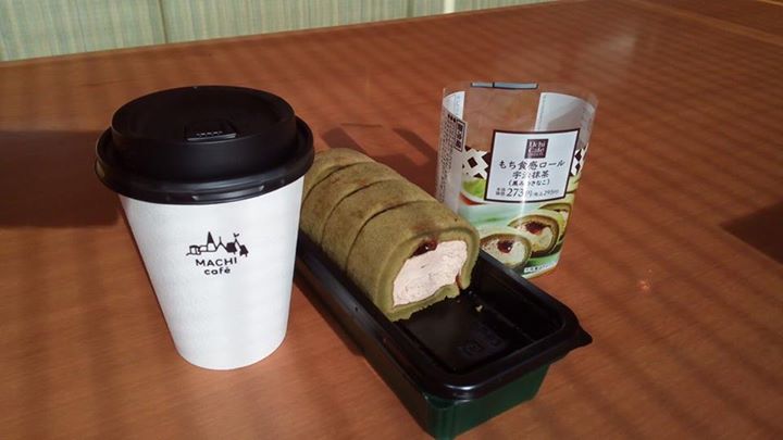 ローソン（LAWSON）&nbsp;ケーキ・タルト&nbsp;宇治抹茶のもち食感ロール