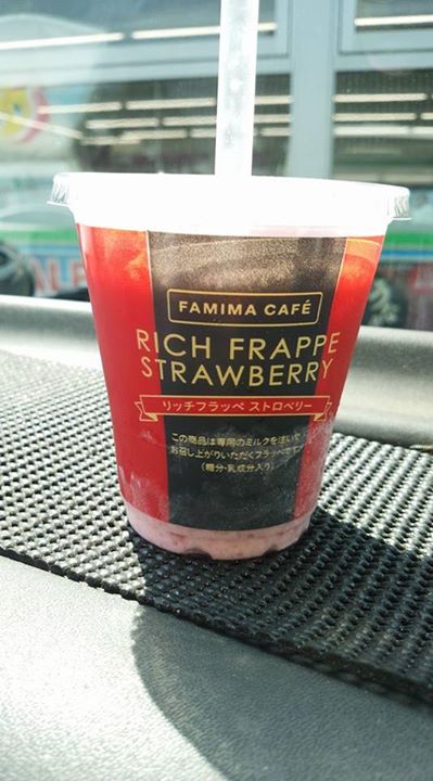 ファミリーマート（FamilyMart）&nbsp;かき氷・フラッペ&nbsp;リッチフラッペ ストロベリー
