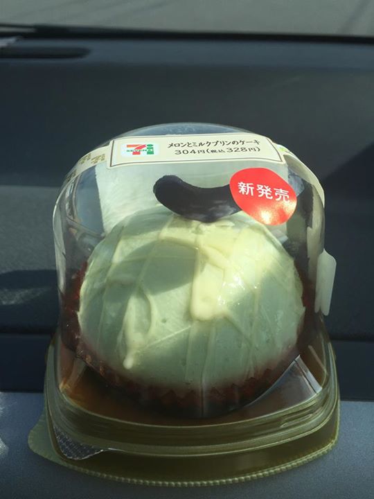 セブンイレブン ケーキ・タルト メロンとミルクプリンのケーキ