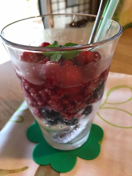 cafe 和（カフェ カノウ）&nbsp;ドリンク&nbsp;ベリーソーダー