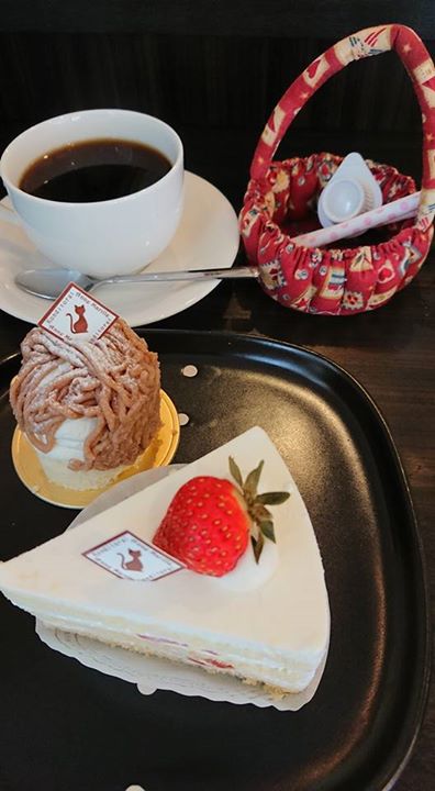 コンディトライ・アン・マリーレ ケーキ・タルト,シュークリーム モンブラン、大町産夏いちごのショートケーキ、チーズケーキ、シュークリーム、いちごのタルト
