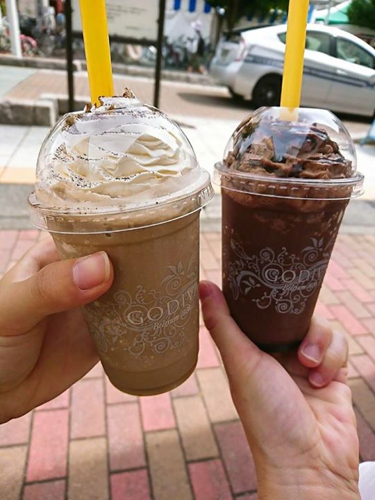 GODIVA（ゴディバ）&nbsp;ドリンク&nbsp;ダークチョコレート タンザニア75%、ホワイトチョコレート ダージリンティー