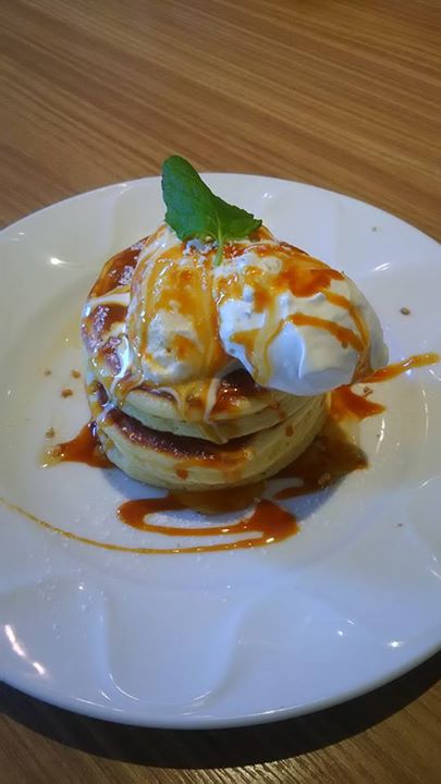 デニーズ（Denny’s）&nbsp;パンケーキ&nbsp;キャラメルハニーパンケーキ3段