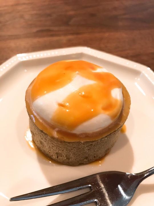 ベルベット チーズケーキ（Velvet Cheesecake）&nbsp;ケーキ・タルト&nbsp;キャラメルティーとシャインマスカットのチーズケーキ