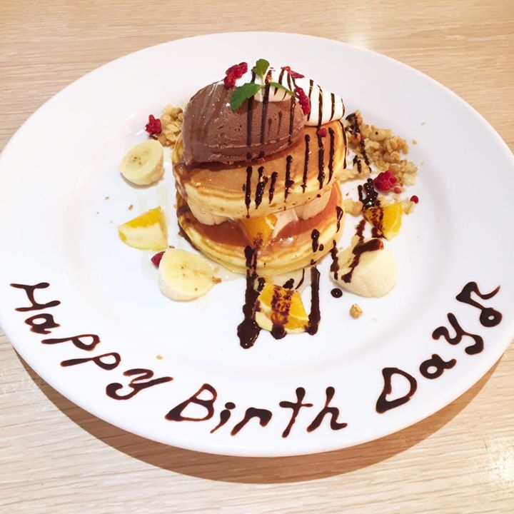 デニーズ(Denny’s) パンケーキ 誕生月のデザート