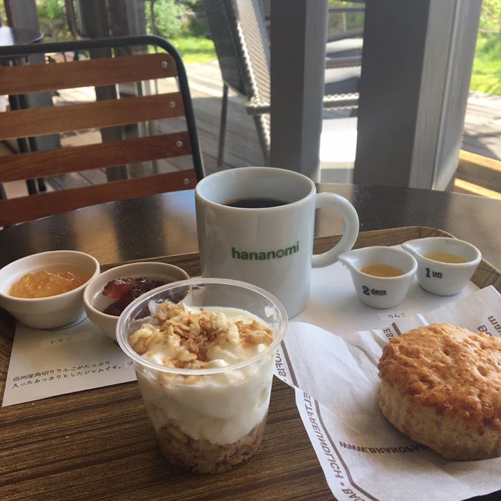 はなのみ長野(ハナノミナガノ) スコーン,ヨーグルト スコーンとシリアルヨーグルト