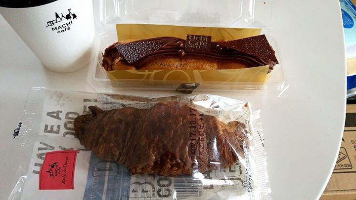 ローソン（LAWSON）&nbsp;シュークリーム,パン&nbsp;プレミアムショコラエクレール、チョコクロワッサン