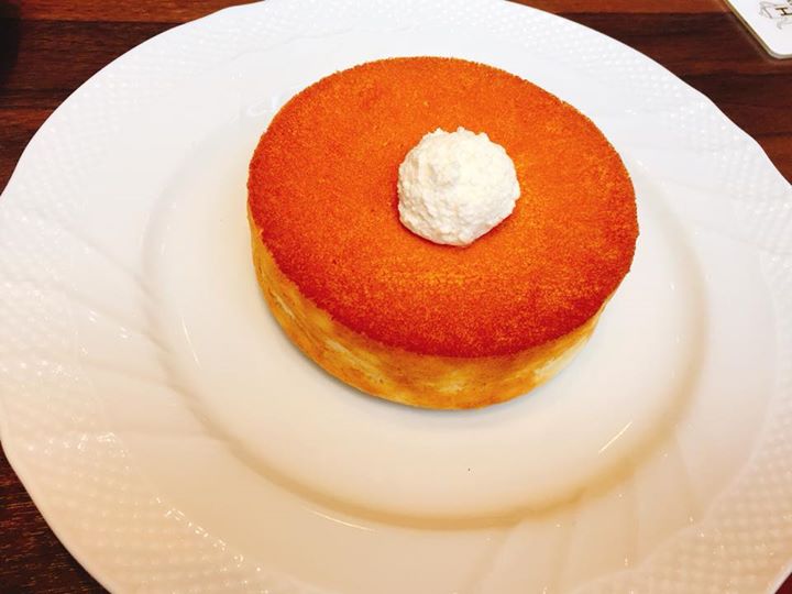 星乃珈琲店(ホシノコーヒーテン) パンケーキ,ドリンク スフレパンケーキ、カフェラテ