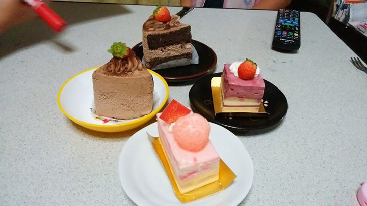 スーパー・コンビニ・その他&nbsp;ケーキ・タルト&nbsp;イチゴケーキ、チョコレートケーキ他