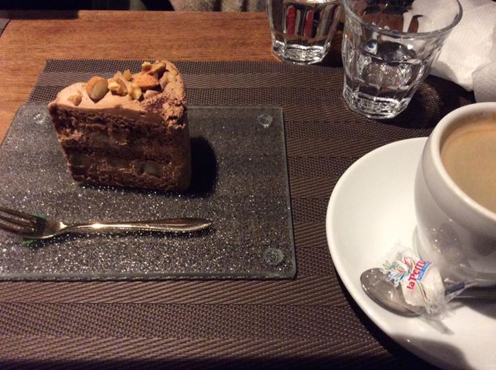 日和カフェ（ヒヨリカフェ）&nbsp;ケーキ・タルト&nbsp;ドゥセルの小布施栗のチョコショート、紅茶のブリュレのケーキ