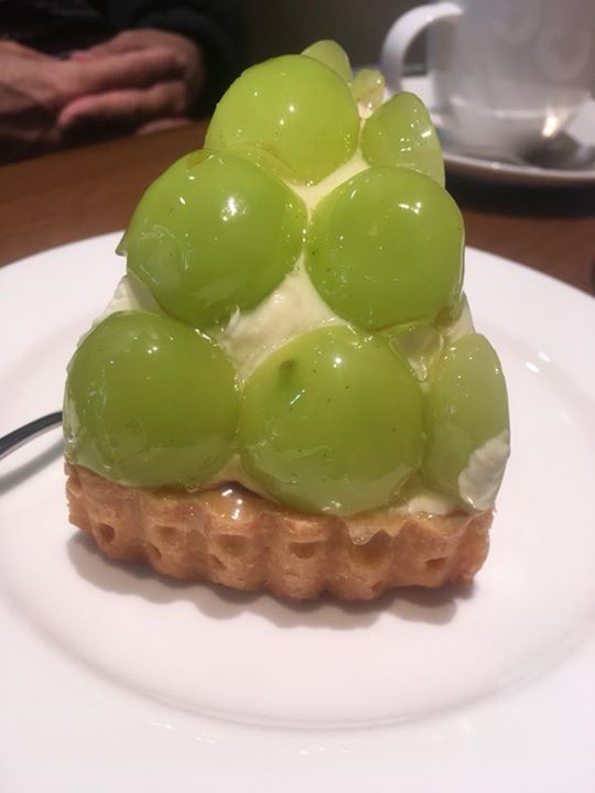 パティスリーヒラノ(cafe HIRANO) ケーキ・タルト,プリン シャインマスカットのタルト、プリンアラモード