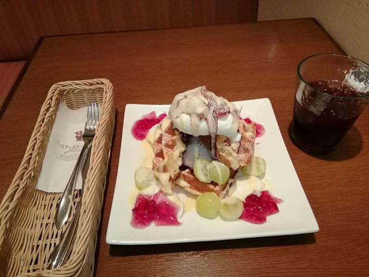 パティスリーヒラノ(cafe HIRANO) ワッフル ぶどうのワッフル