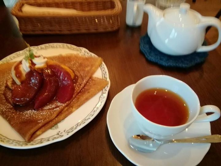 Creperie Les Clochettes（クレープリー・レ・クロシェット）&nbsp;クレープ&nbsp;りんごの赤ワイン煮とスイートポテトのクレープ