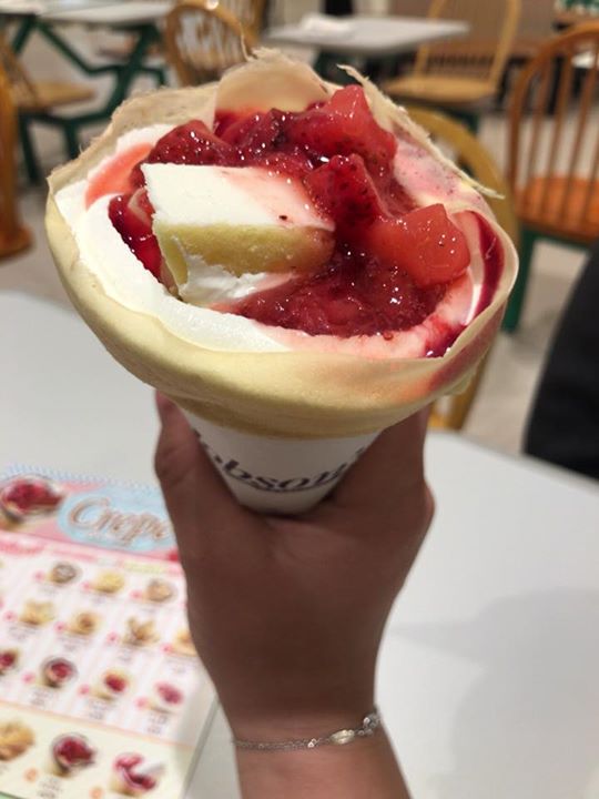 Hobson's（ホブソンズ）&nbsp;クレープ&nbsp;イチゴレアチーズケーキのクレープ