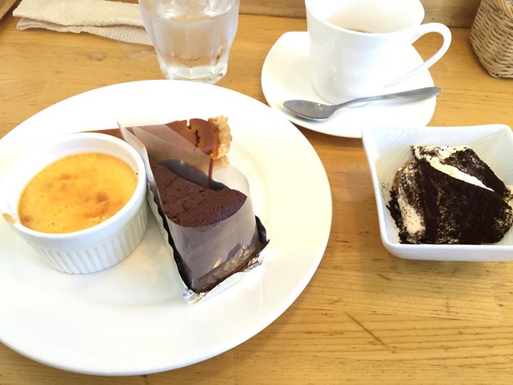 まちのごはん屋さん キッチンえみゅー&nbsp;ケーキ・タルト&nbsp;バレンタインビュッフェ ティラミスほか