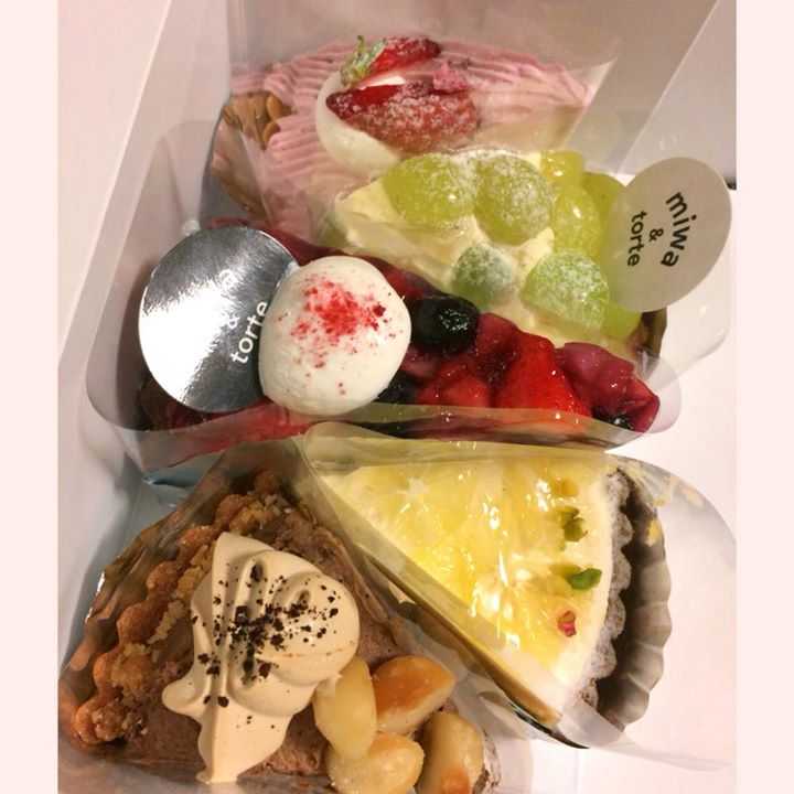 miwa＆torte（ミワトルテ）&nbsp;ケーキ・タルト&nbsp;いちご・マスカット・ナッツのケーキほか