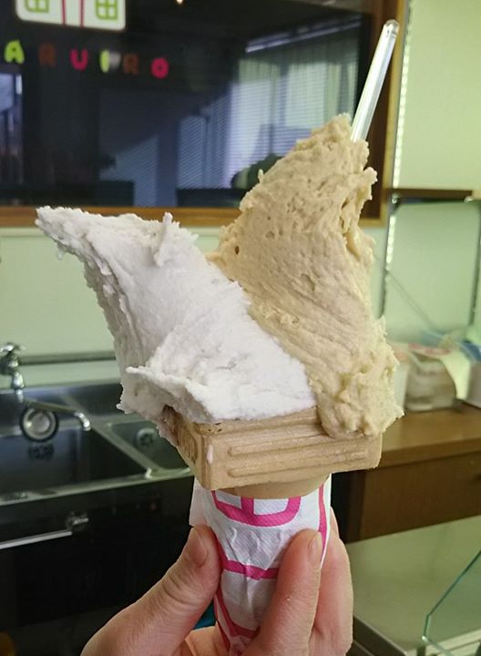 お菓子工房 HARUIRO(ハルイロ) アイス・ジェラート ラムレーズン、キャラメルりんごのダブル