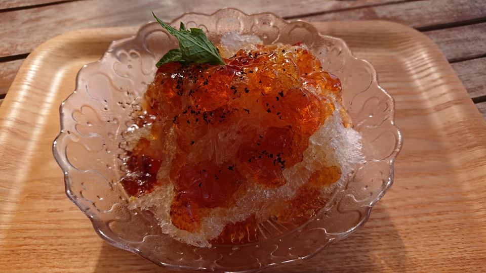 パティスリー・ヴァールマタン（patisserie VAR MATIN）&nbsp;かき氷・フラッペ&nbsp;アップルティーのかき氷