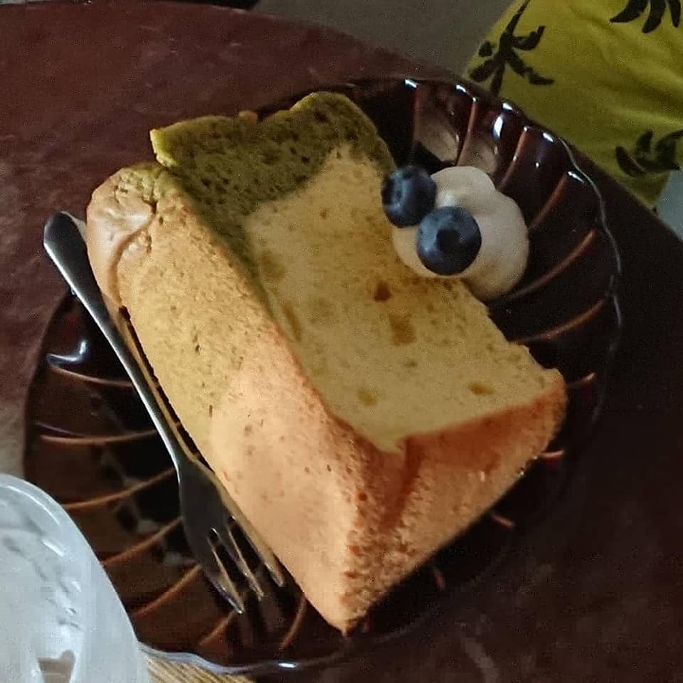 菓恋(カレン) かき氷・フラッペ,ケーキ・タルト 桃とブルーベリーのかき氷とフワフワシフォンケーキ
