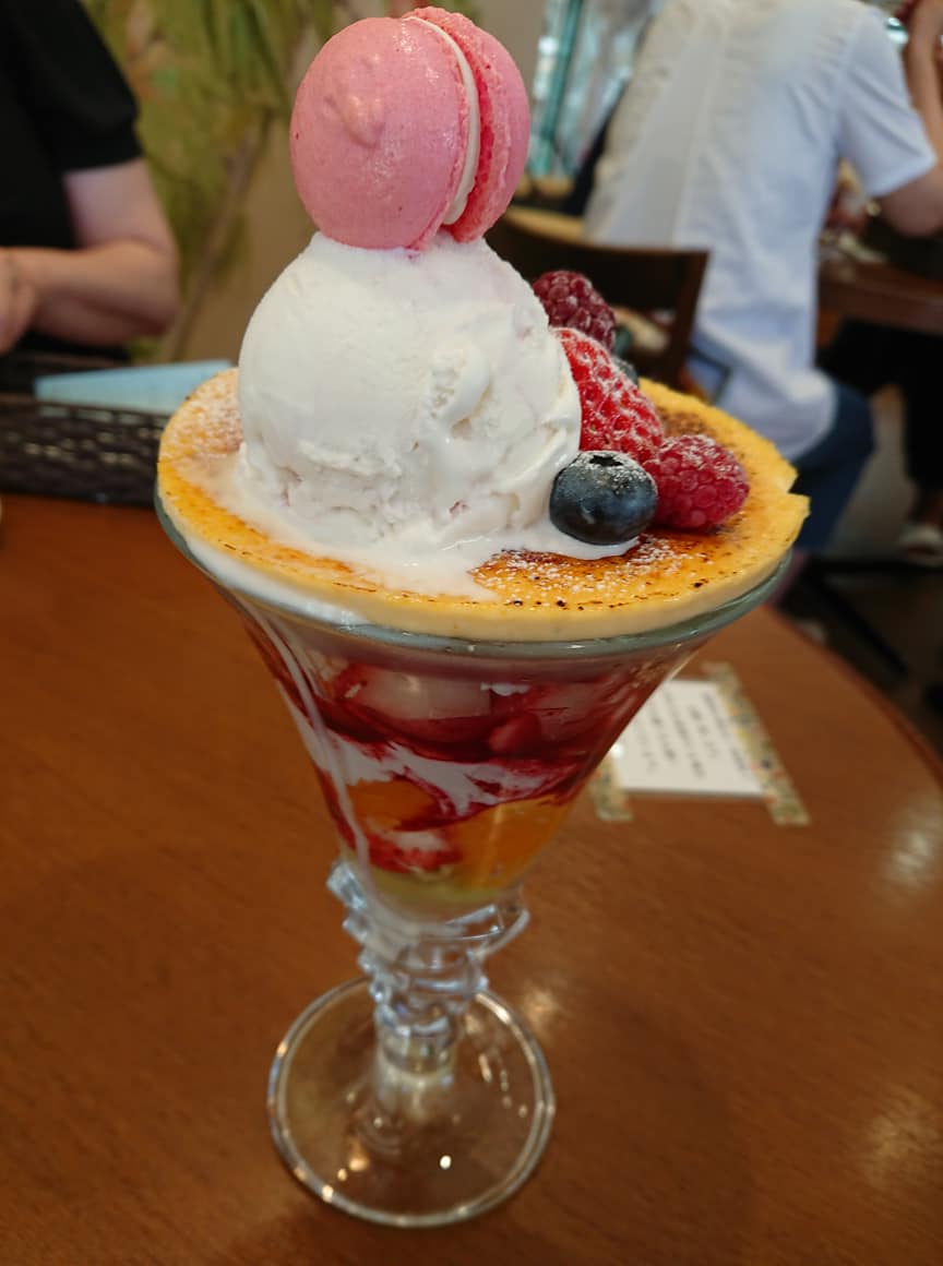 パティスリーヒラノ(cafe HIRANO) パフェ・サンデー クリームブリュレパフェ