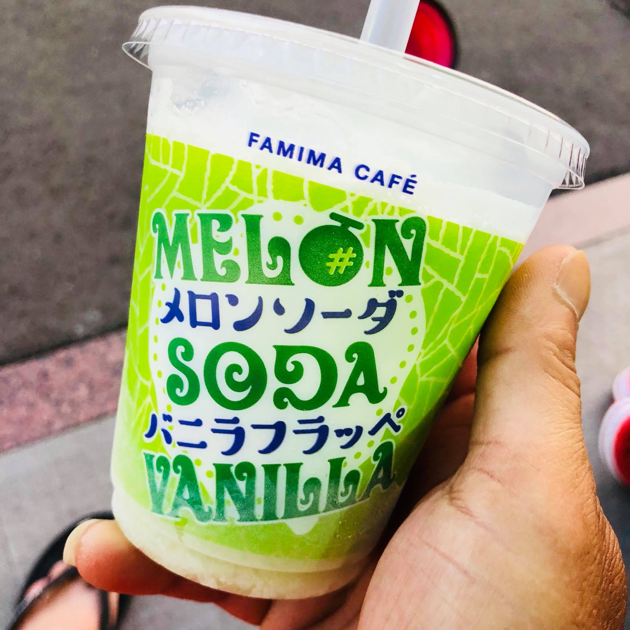 ファミリーマート(FamilyMart) かき氷・フラッペ メロンソーダ バニラフラッペ