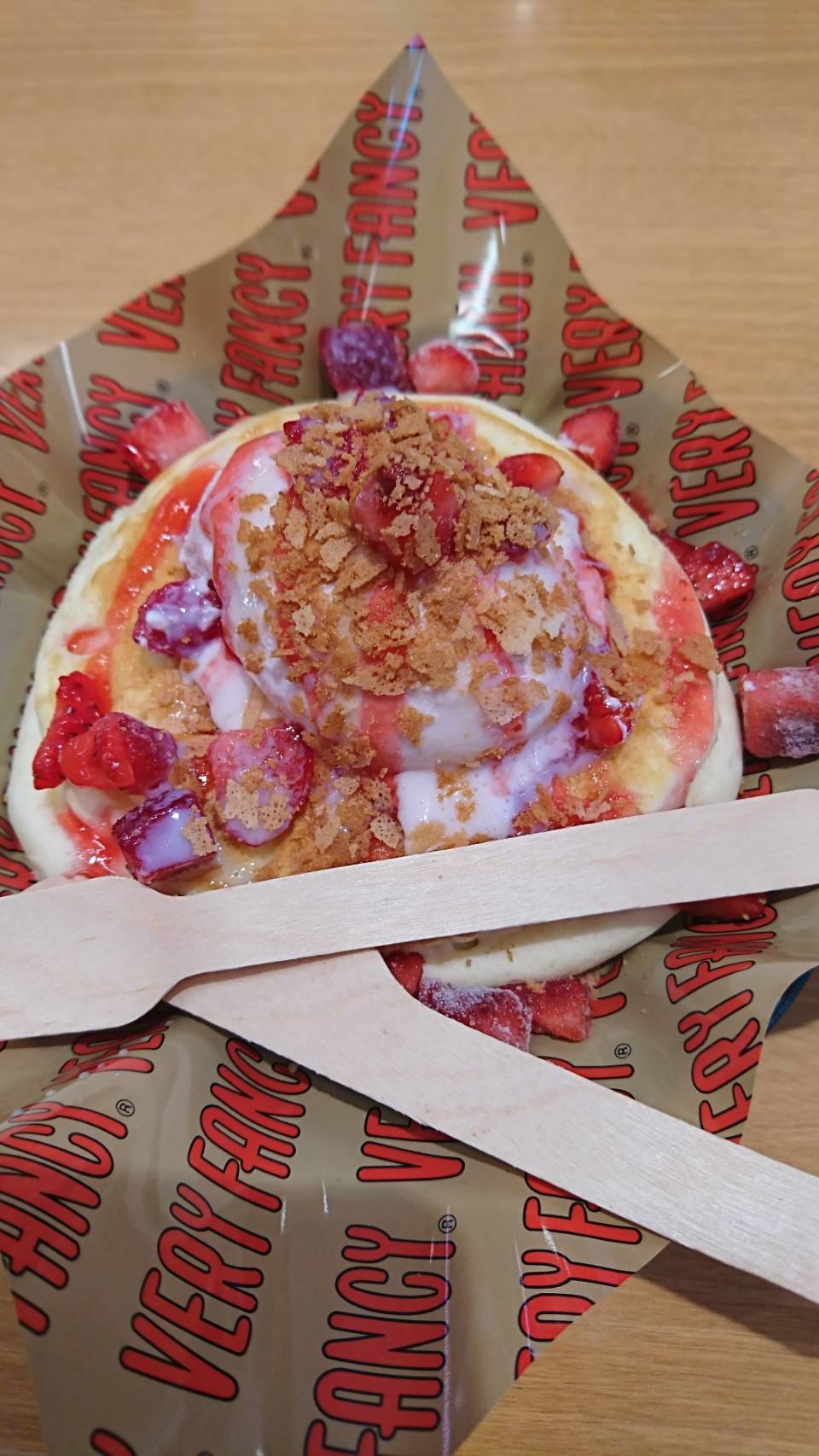 スシロー パンケーキ 苺のふわとろパンケーキ
