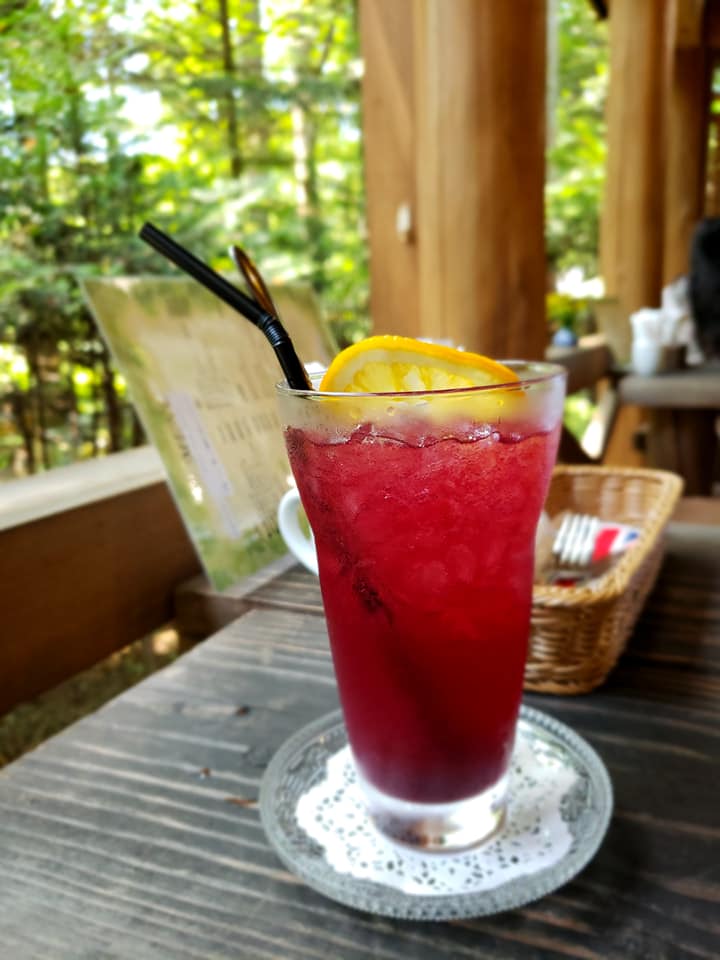 離山房（リザンボウ）&nbsp;ドリンク,ホットケーキ&nbsp;ブルーベリージュース、ブルーベリーホットケーキ