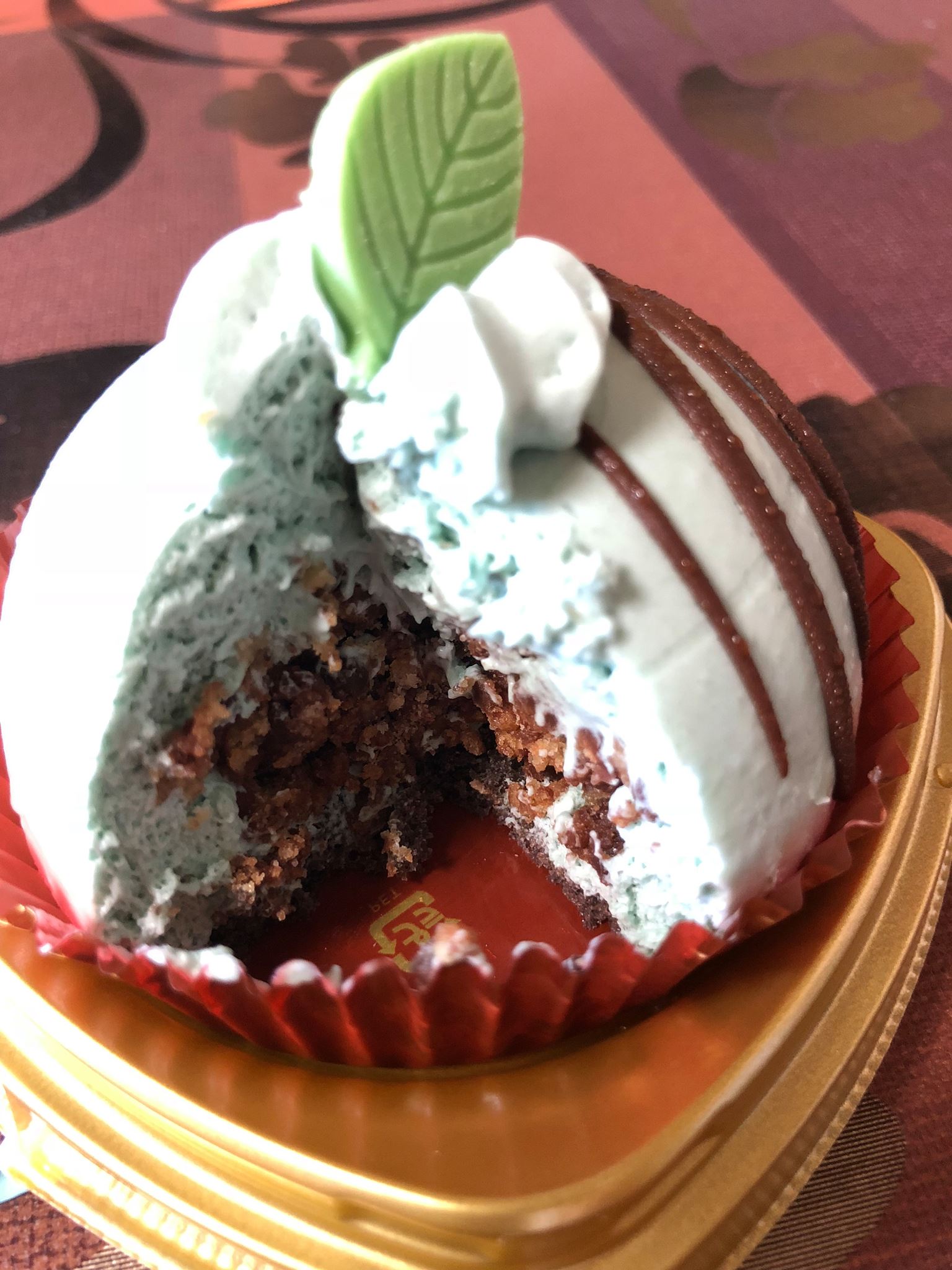セブンイレブン ケーキ・タルト チョコ&ミンティケーキ