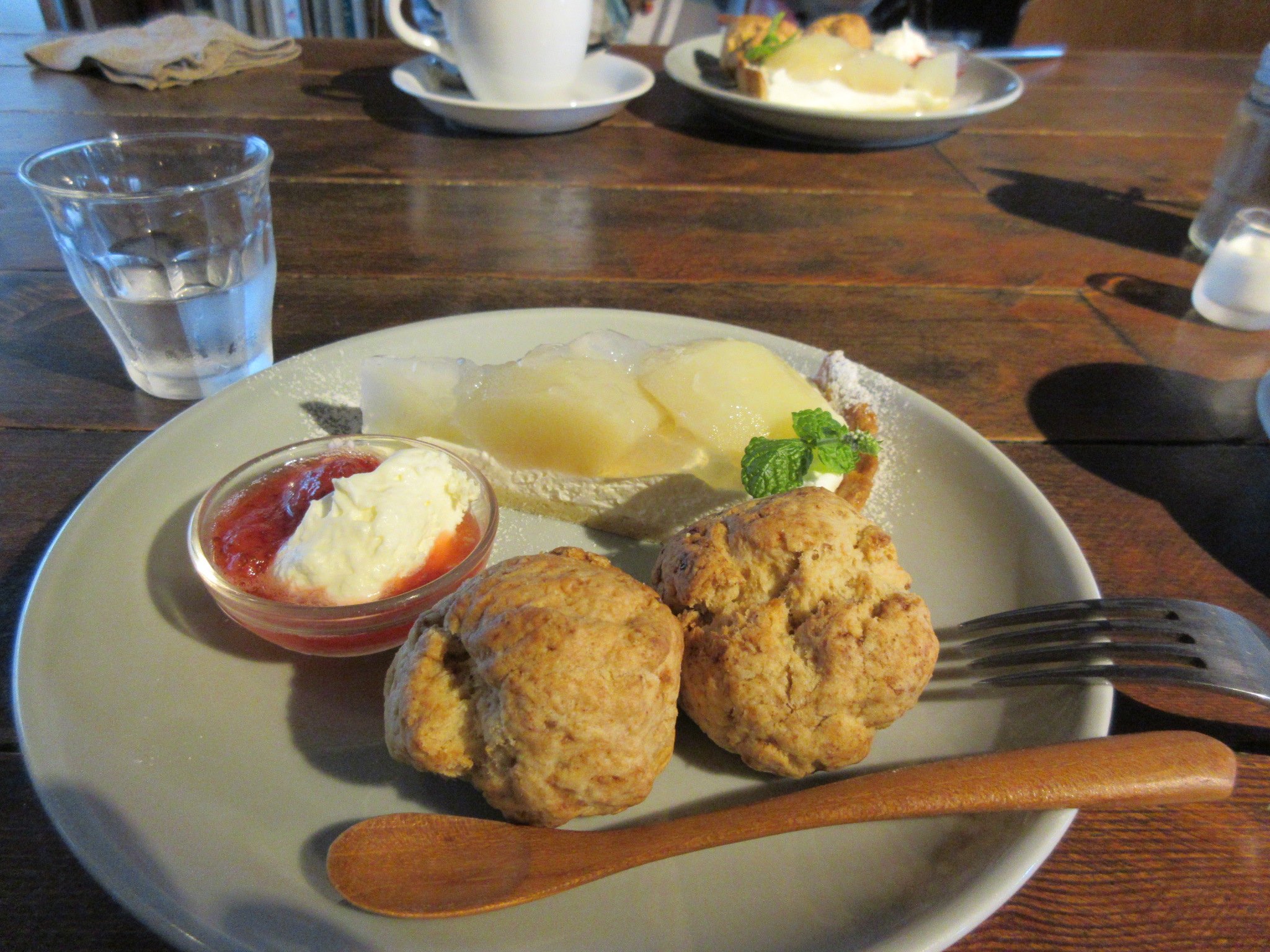 YUSHI CAFE(ユーシカフェ) ケーキ・タルト,スコーン りんごとサワークリームのタルトとスコーン
