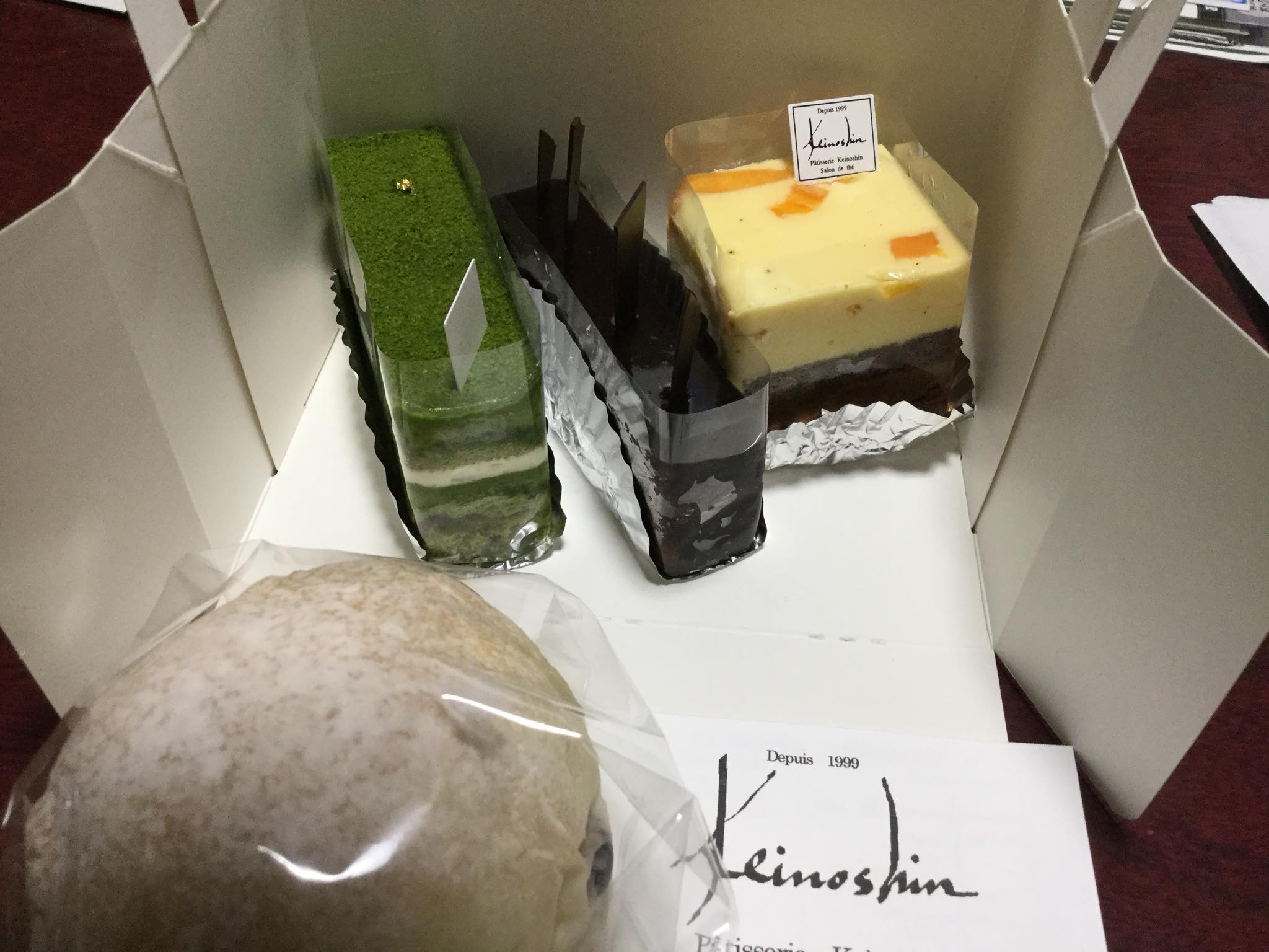 KEINOSHIN（ケイノシン）&nbsp;ケーキ・タルト,パン&nbsp;抹茶ケーキ、チョコレートケーキ、フルーツの白パン他