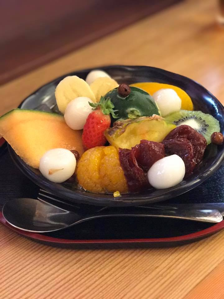 甘味処みつばち あんみつ,パフェ・サンデー ヨーグルトパフェ、抹茶クリーム杏あんみつ