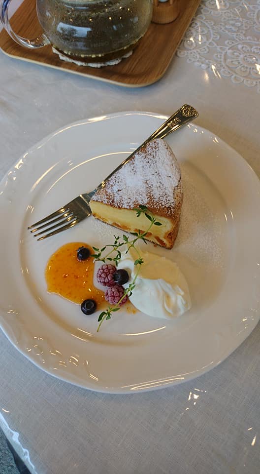カフェぴろきち ケーキ・タルト,パフェ・サンデー シフォンケーキ、和みパフェ