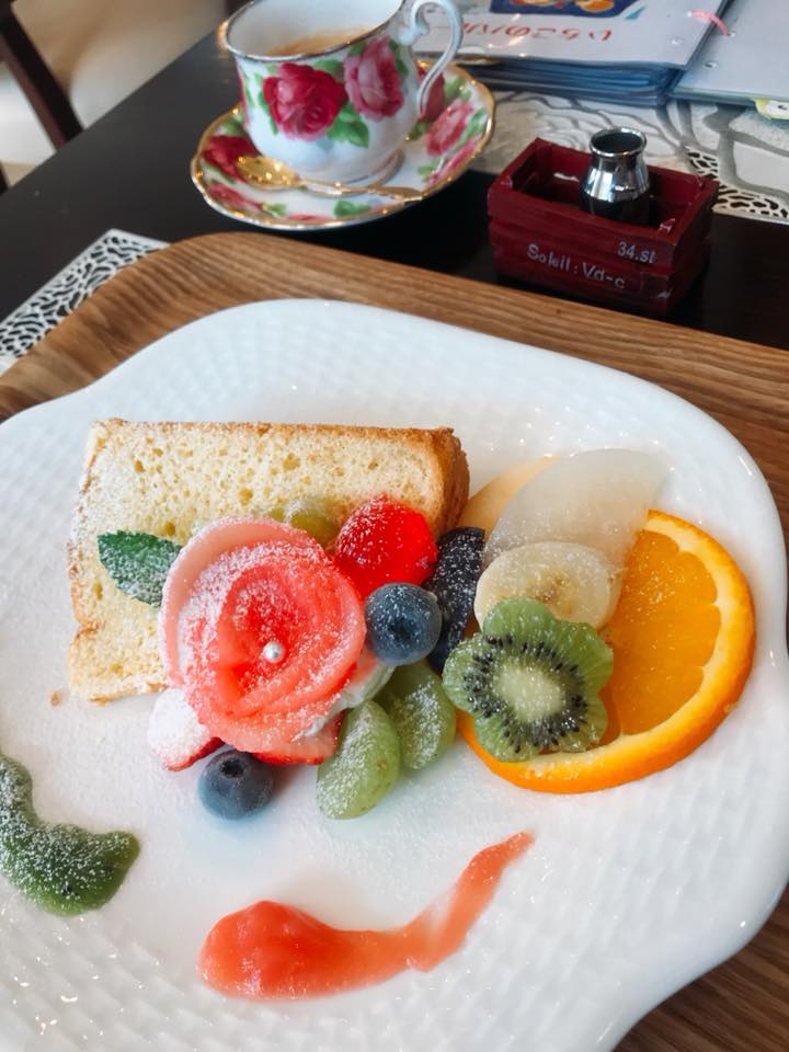 カフェ ドーン(Caf'e DAWN) ケーキ・タルト フルーツのシフォンケーキ