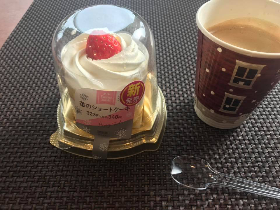 ファミリーマート（FamilyMart）&nbsp;ケーキ・タルト&nbsp;苺のショートケーキ