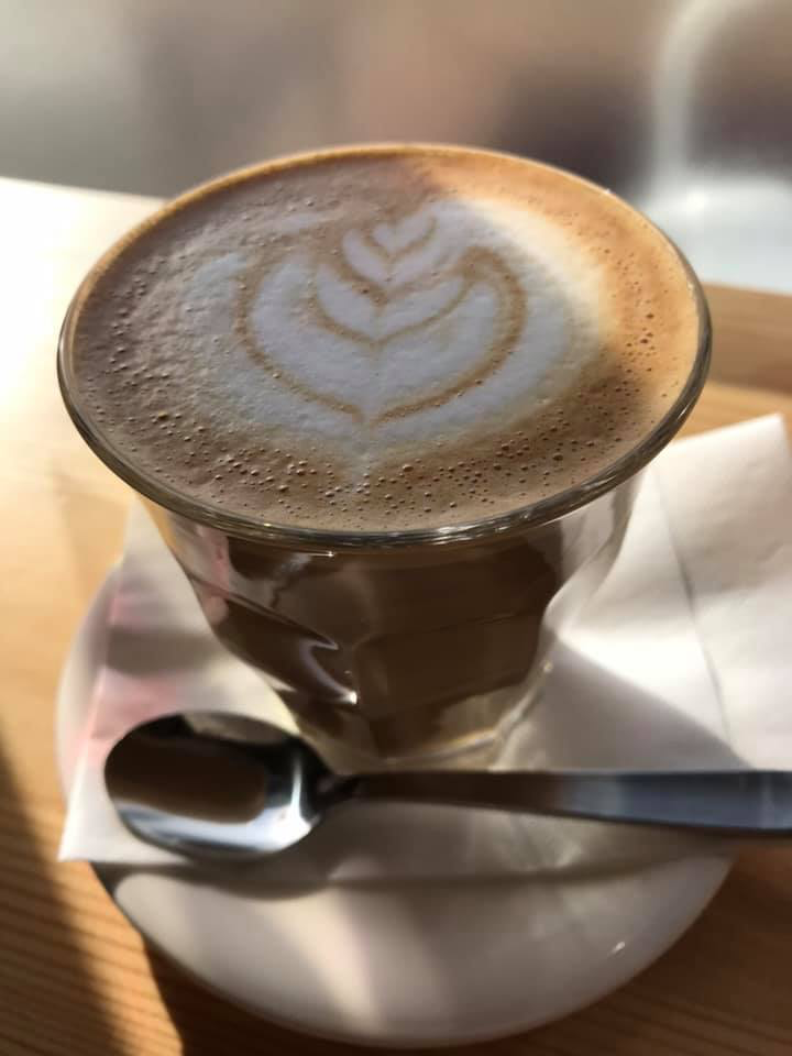Leo Coffee Roasters(レオ コーヒー ロースターズ) ドリンク ラテ