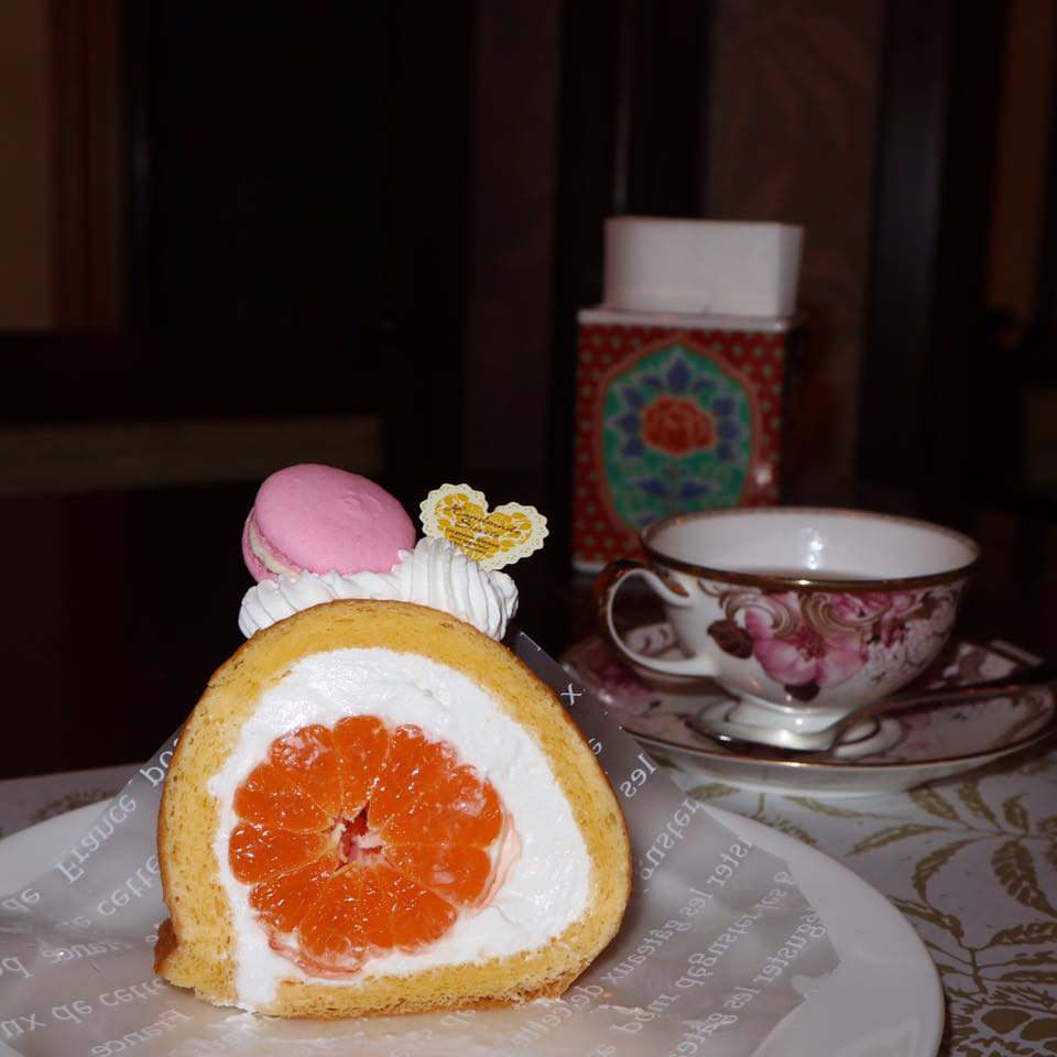 栗の木テラス(クリノキテラス) ケーキ・タルト まるごとみかんのロールケーキ