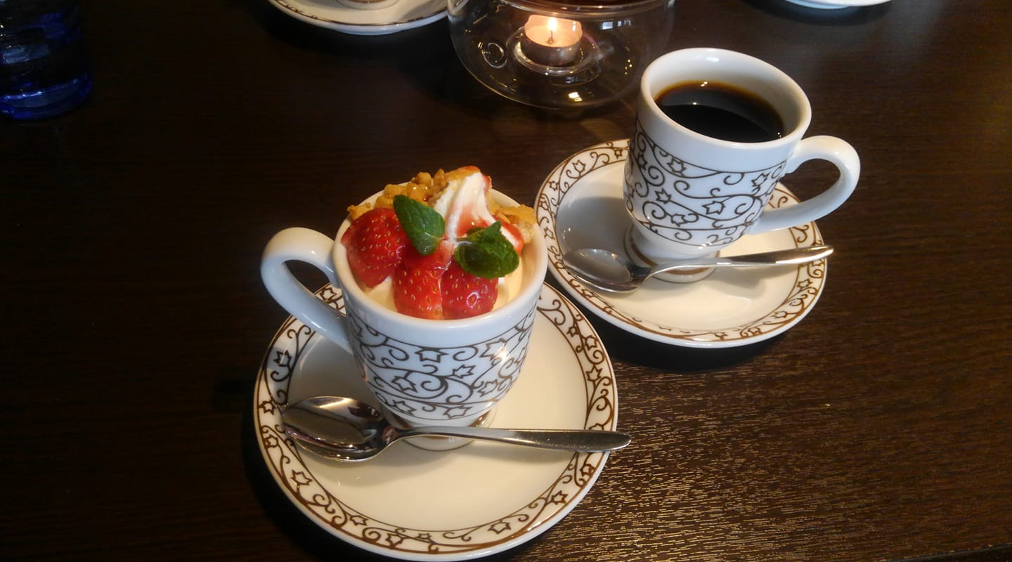 元町珈琲(モトマチコーヒー) パフェ・サンデー そふとくりん