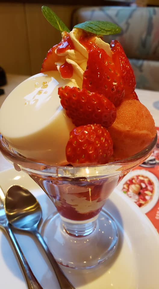 デニーズ（Denny’s）&nbsp;パフェ・サンデー&nbsp;とちおとめのミルクプリンミニパルフェ